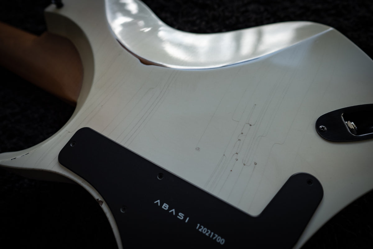 LARADA 8 // Master Series // Porcelain [Two-Stage Relic + Binding]