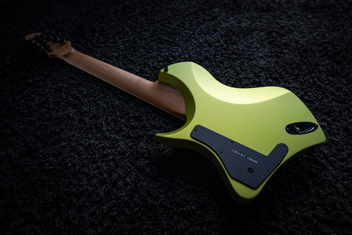 LARADA 8 // Master Series // Artura Green [Richlite]