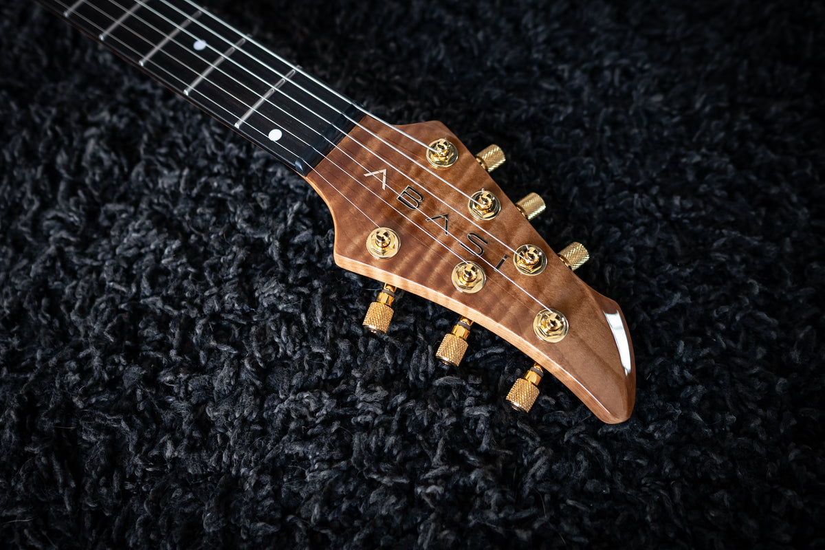 LARADA 6 // Master Series // Amberburst