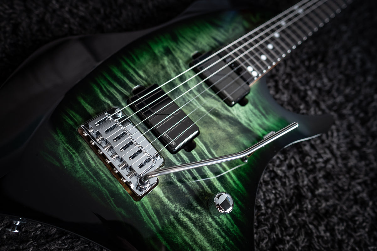 LARADA 6 // Master Series // Emeraldburst