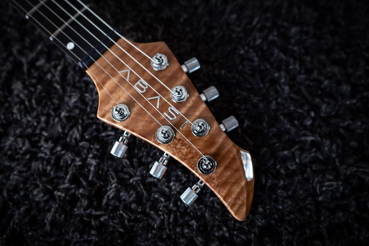 LARADA 6 // Master Series // Emeraldburst