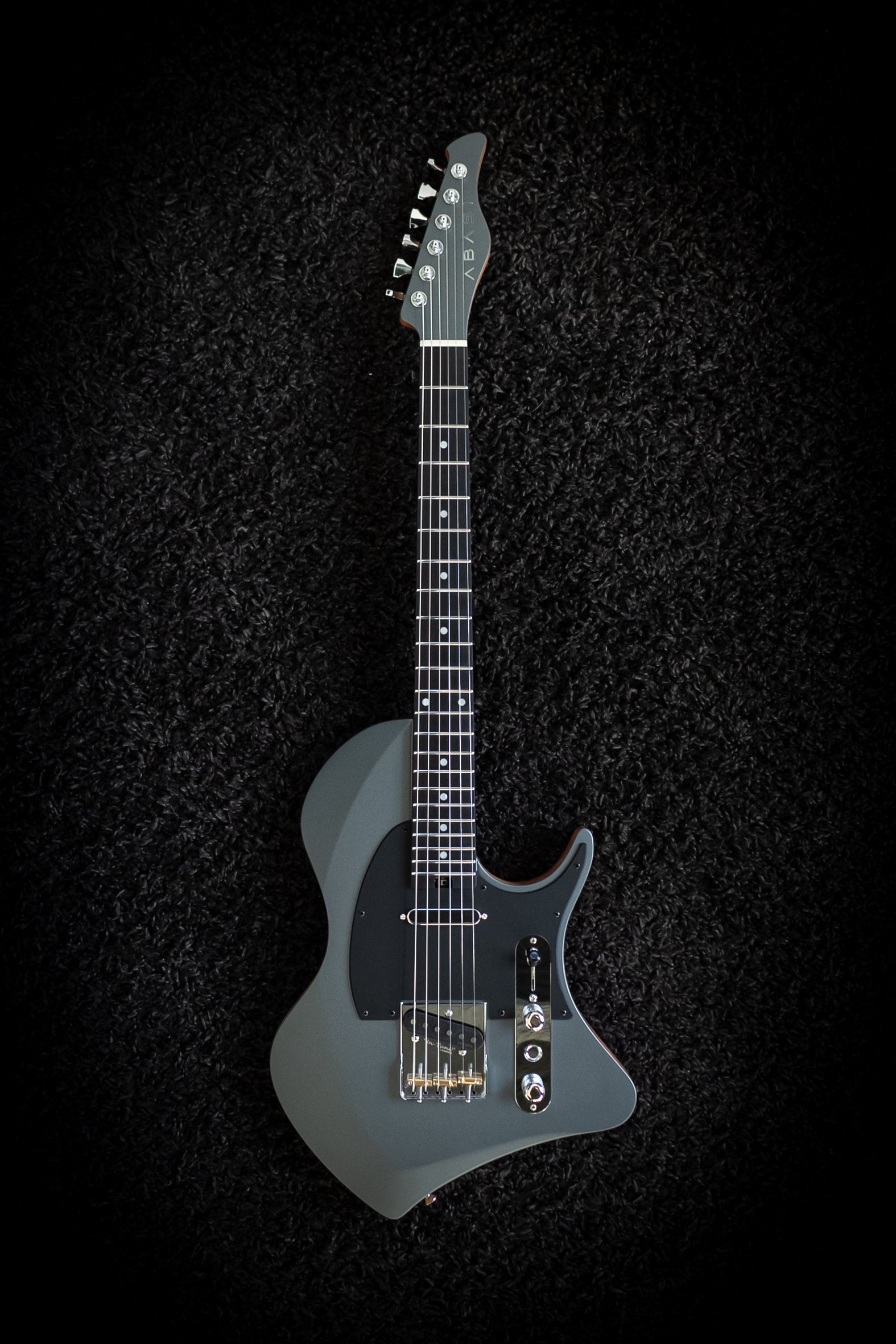 LARADA SPACE T // Selenite