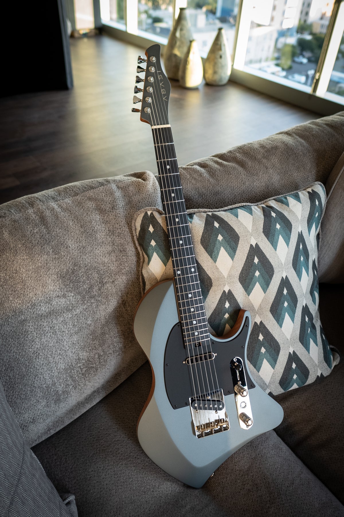 LARADA SPACE T // Selenite