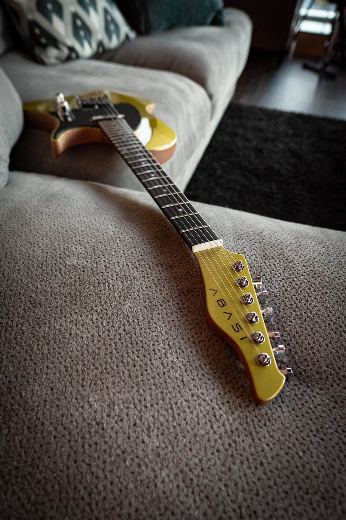 LARADA SPACE T // Chartreuse