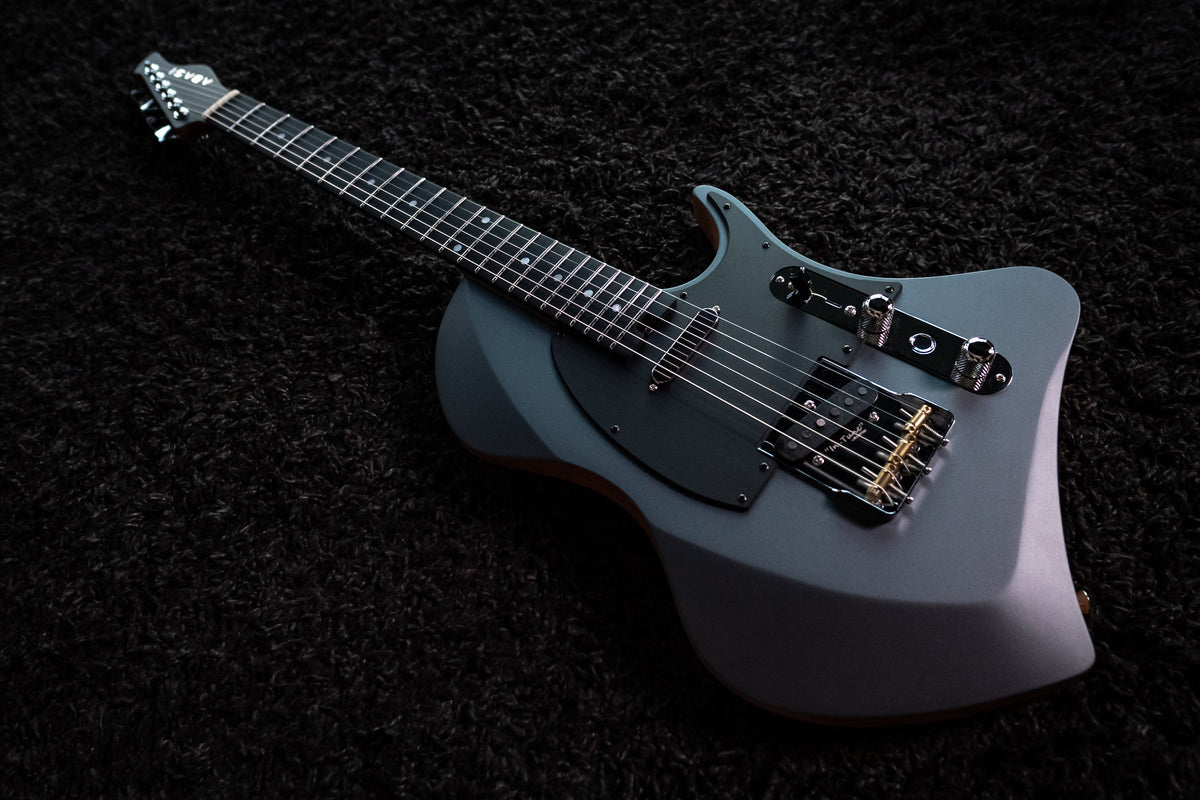 LARADA SPACE T // Selenite