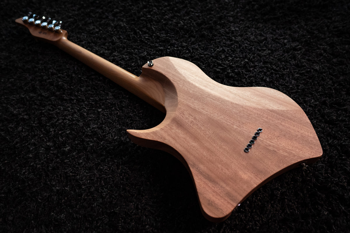 LARADA SPACE T // Selenite