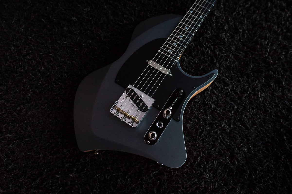 LARADA SPACE T // Selenite