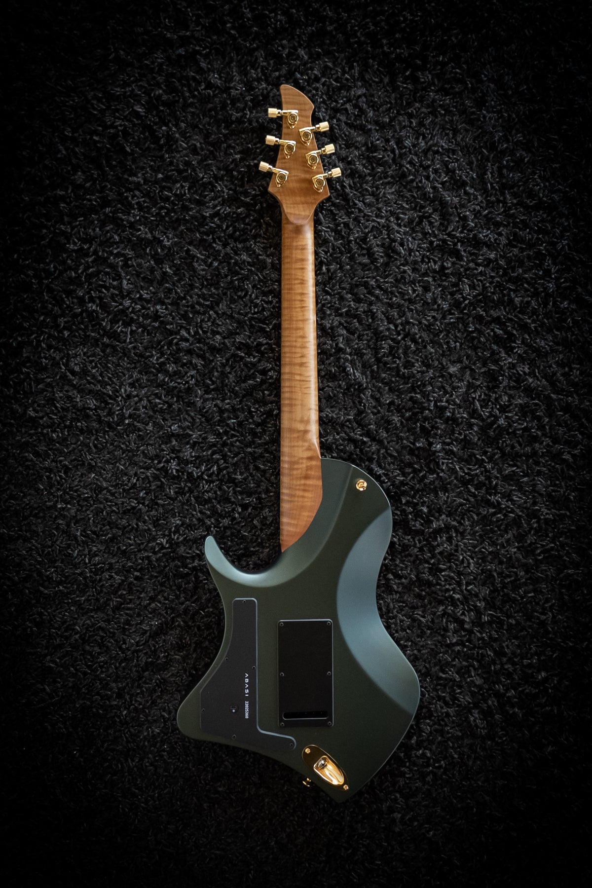 LARADA 6 // Master Series // Bell Garden Green