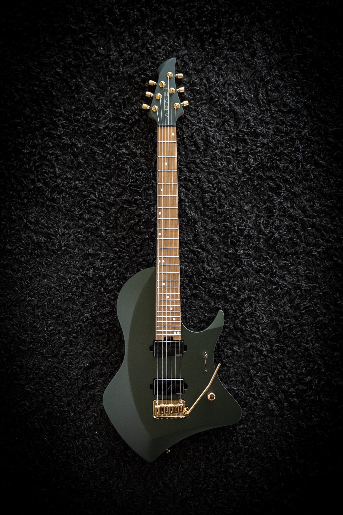 LARADA 6 // Master Series // Bell Garden Green