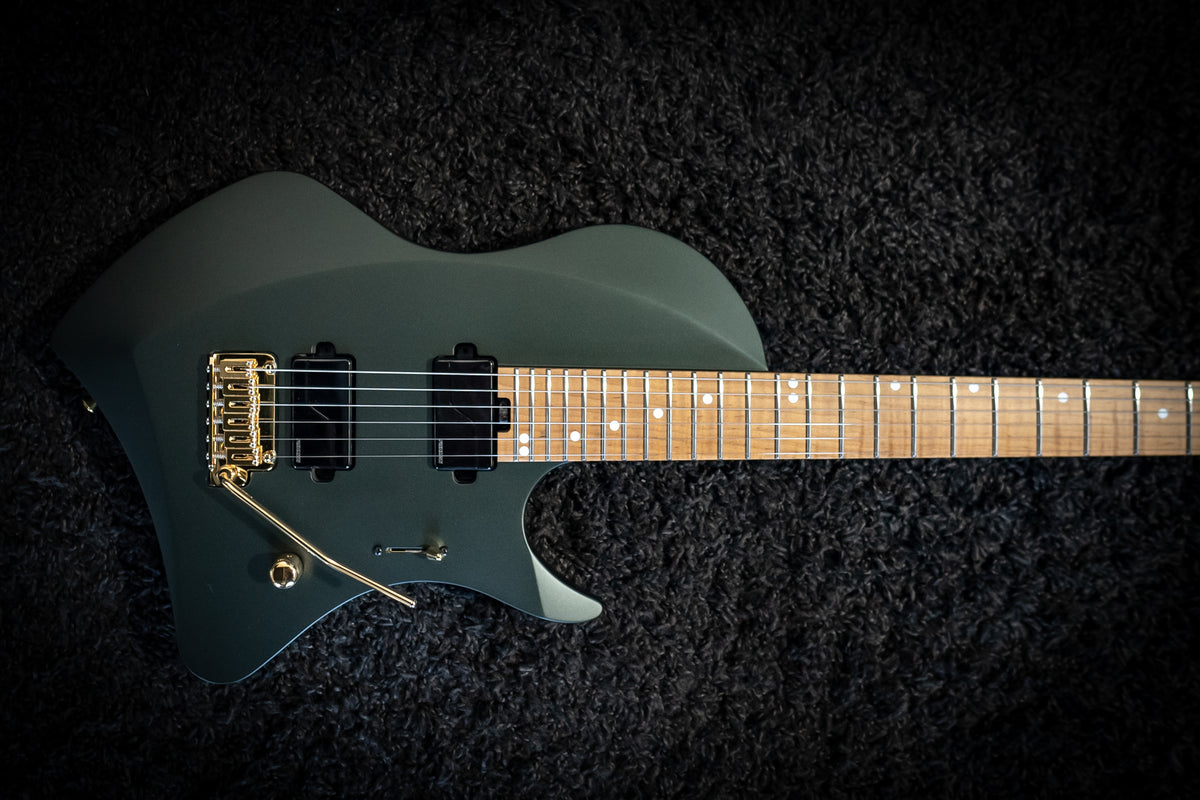 LARADA 6 // Master Series // Bell Garden Green