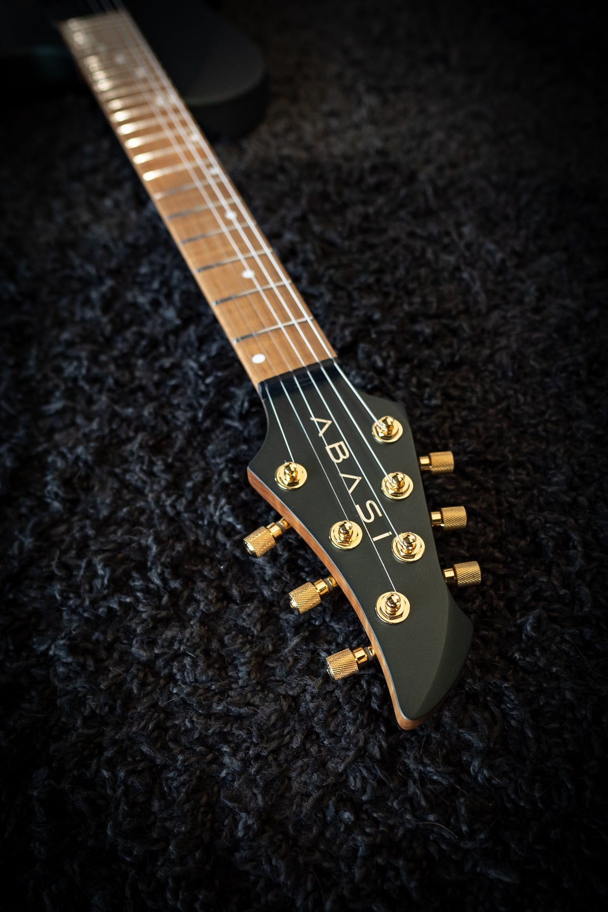 LARADA 6 // Master Series // Bell Garden Green