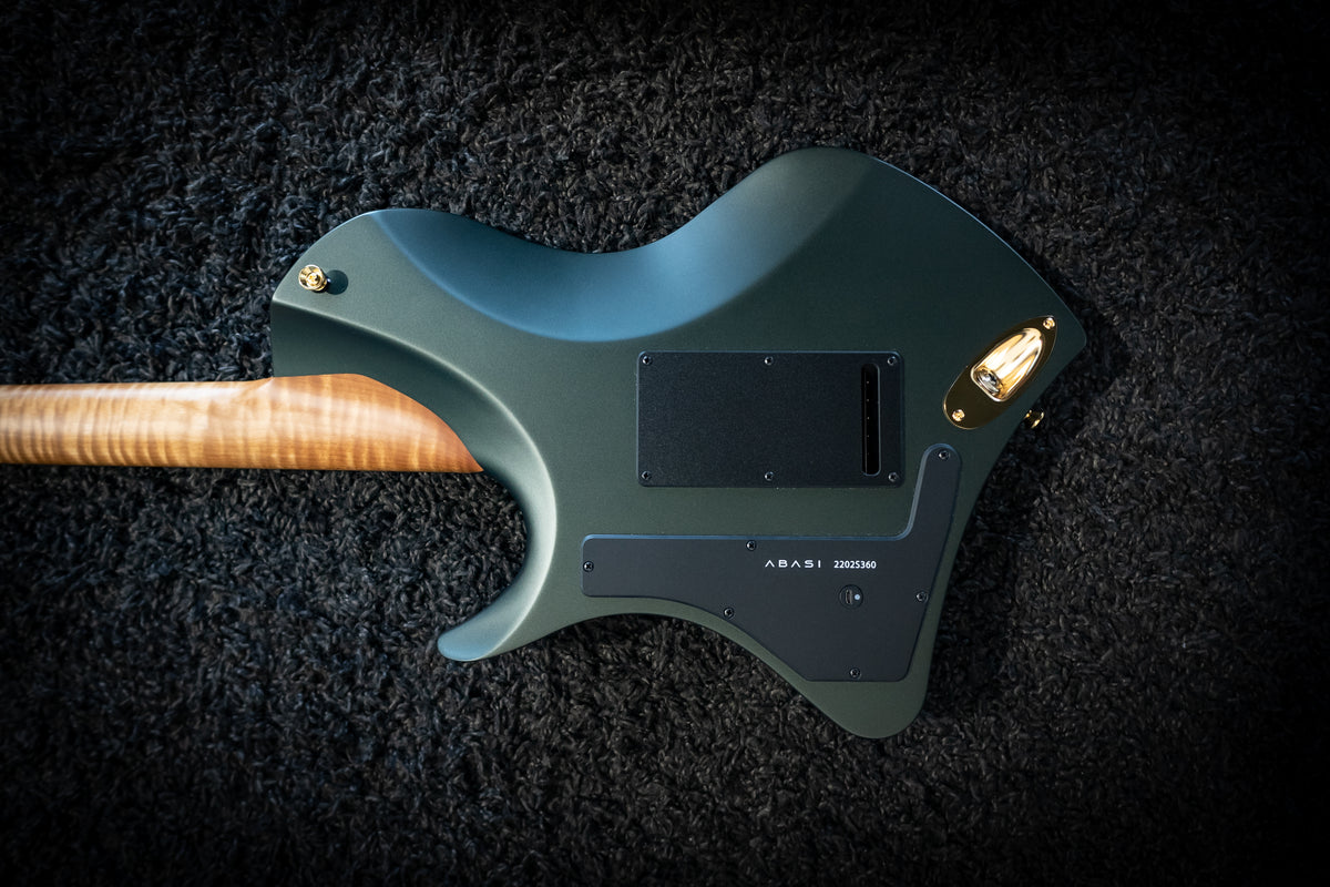 LARADA 6 // Master Series // Bell Garden Green