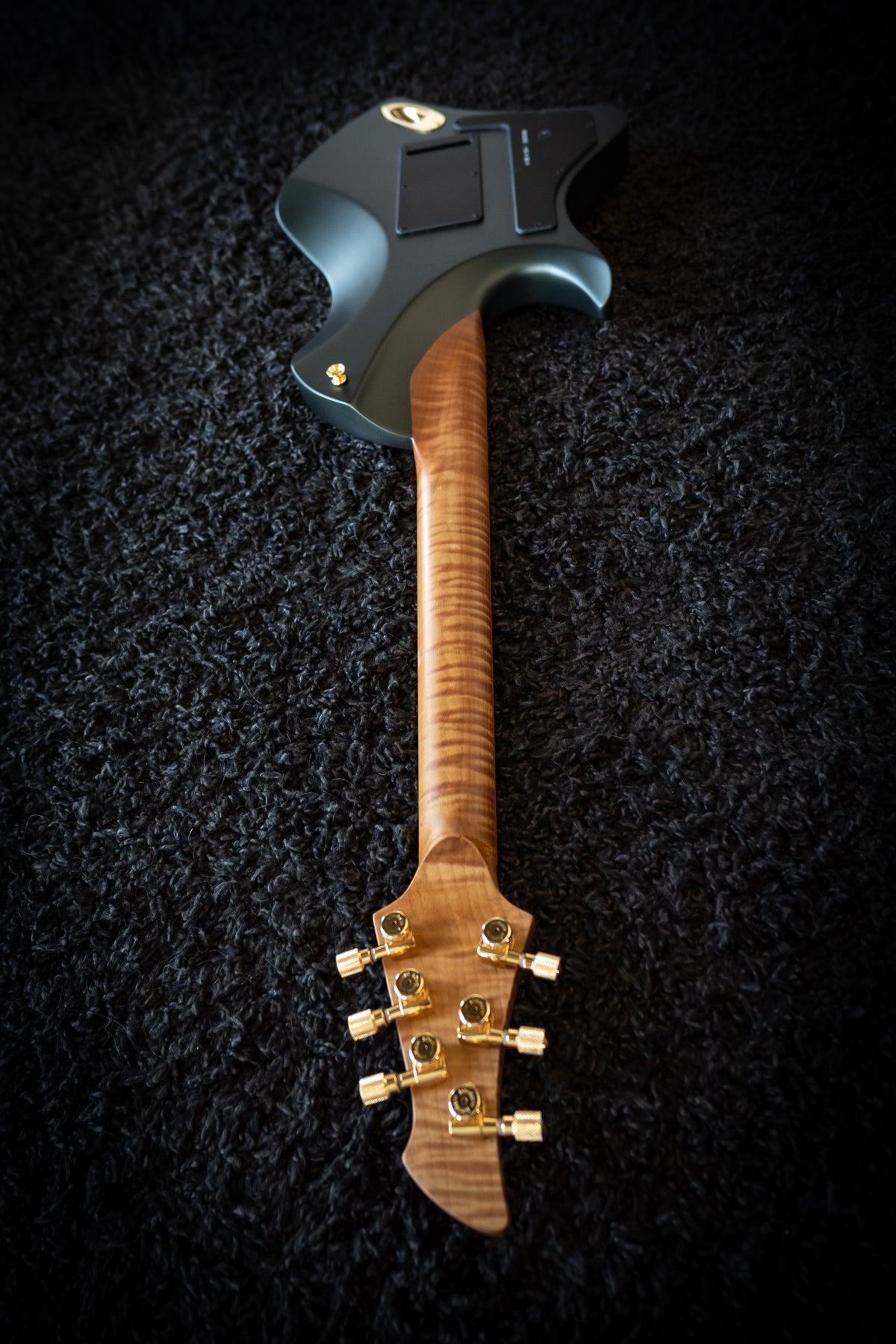 LARADA 6 // Master Series // Bell Garden Green