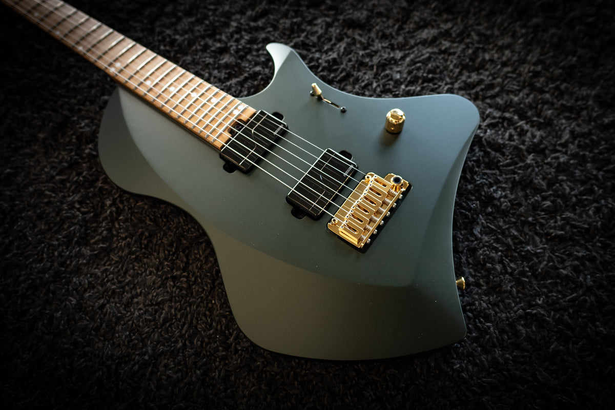 LARADA 6 // Master Series // Bell Garden Green