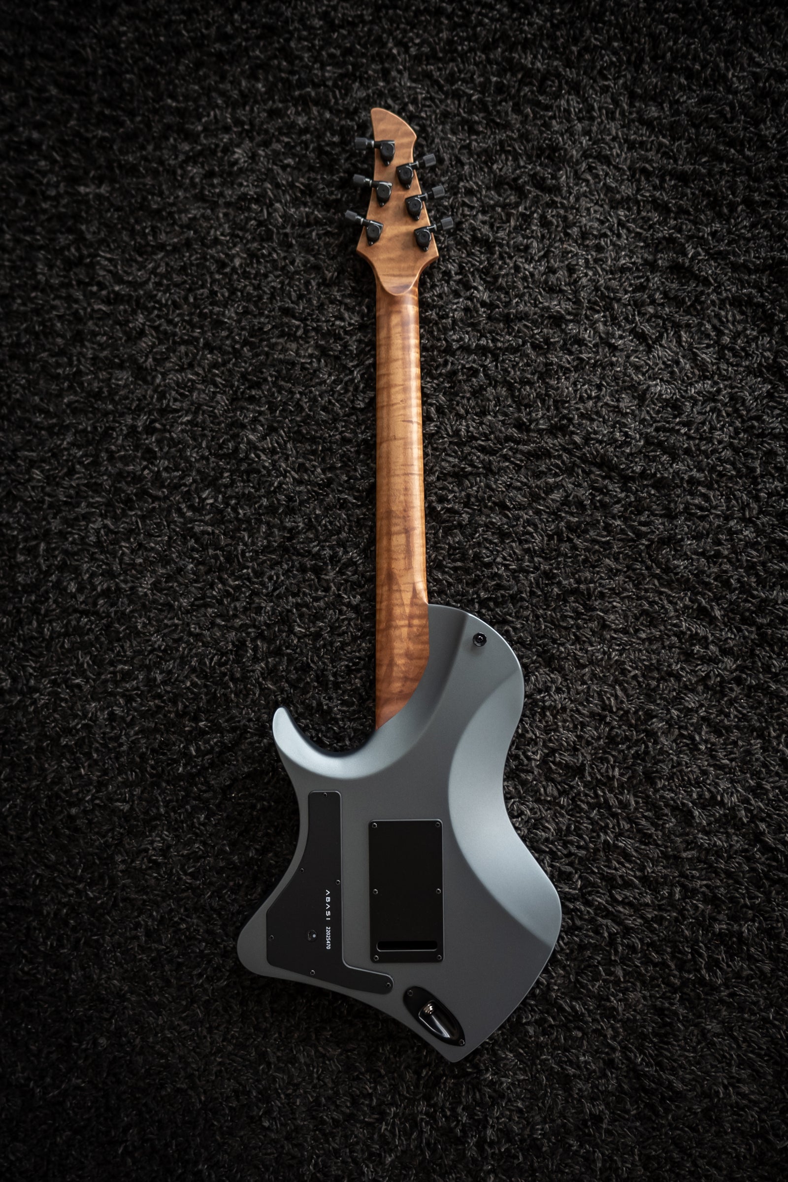 LARADA 6 // Master Series // Selenite