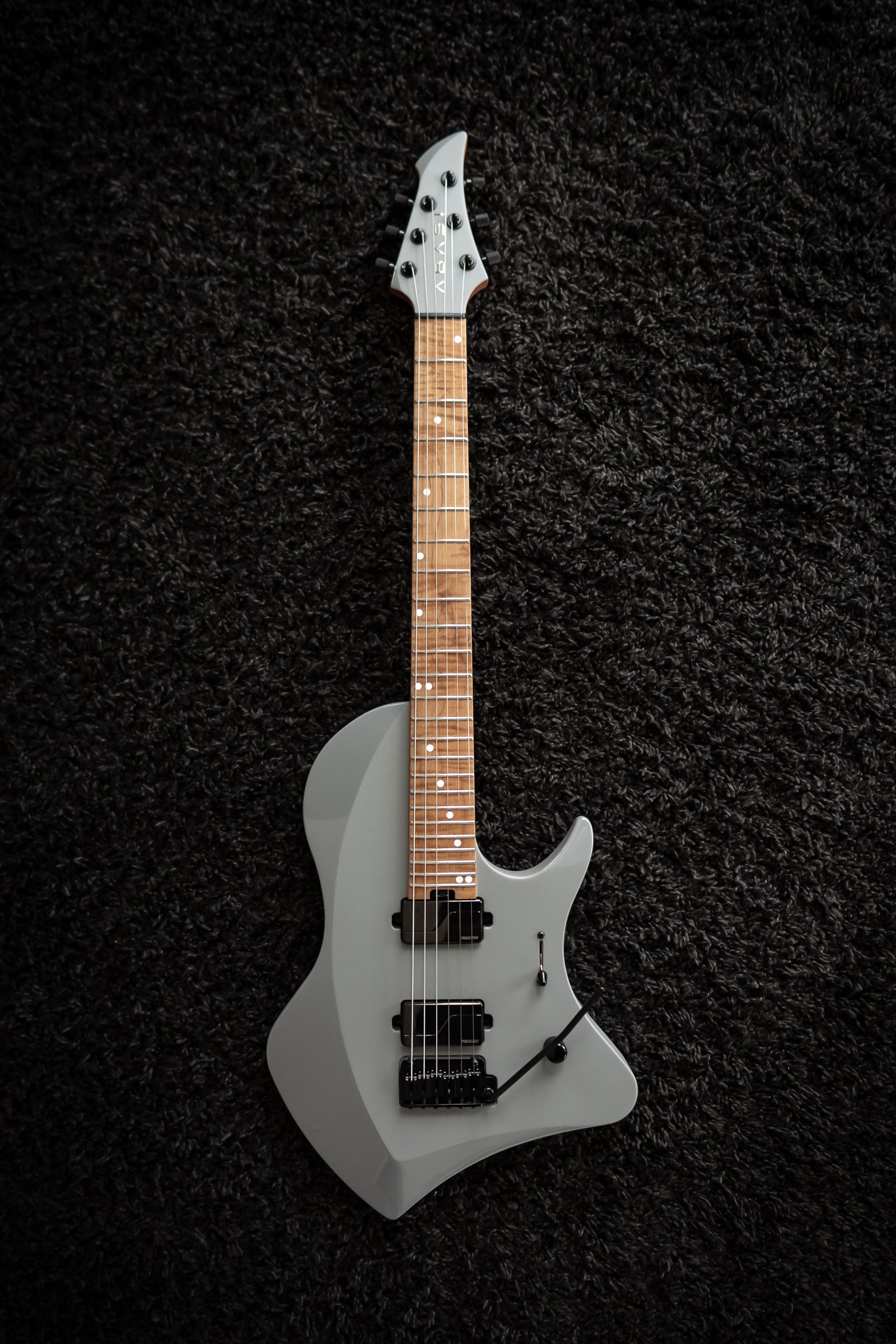 LARADA 6 // Master Series // Chalk