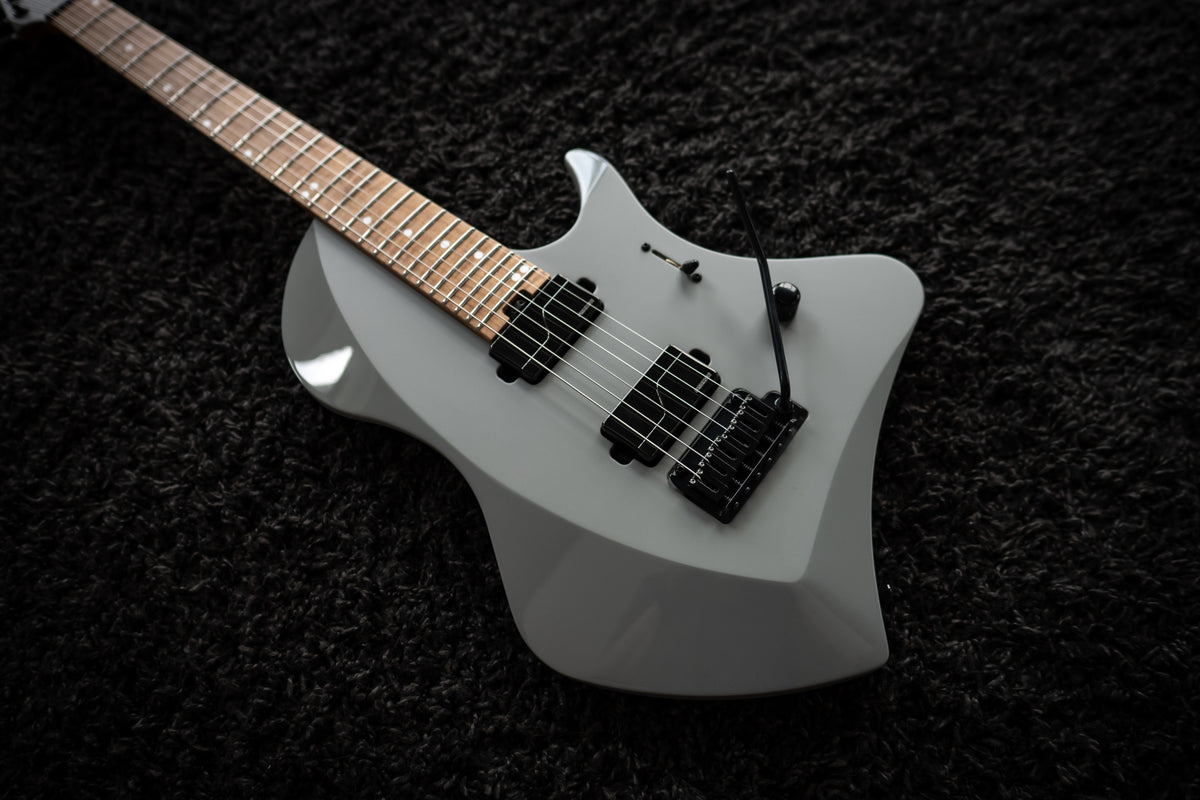 LARADA 6 // Master Series // Chalk