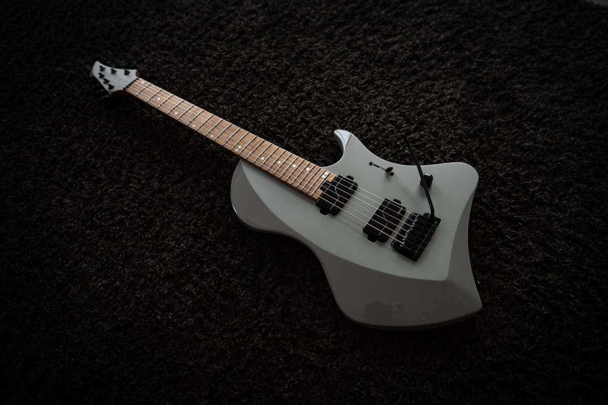 LARADA 6 // Master Series // Chalk