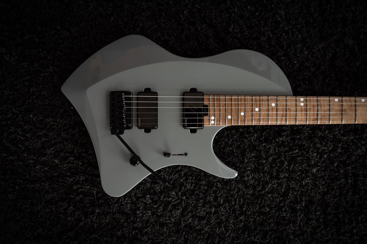 LARADA 6 // Master Series // Chalk