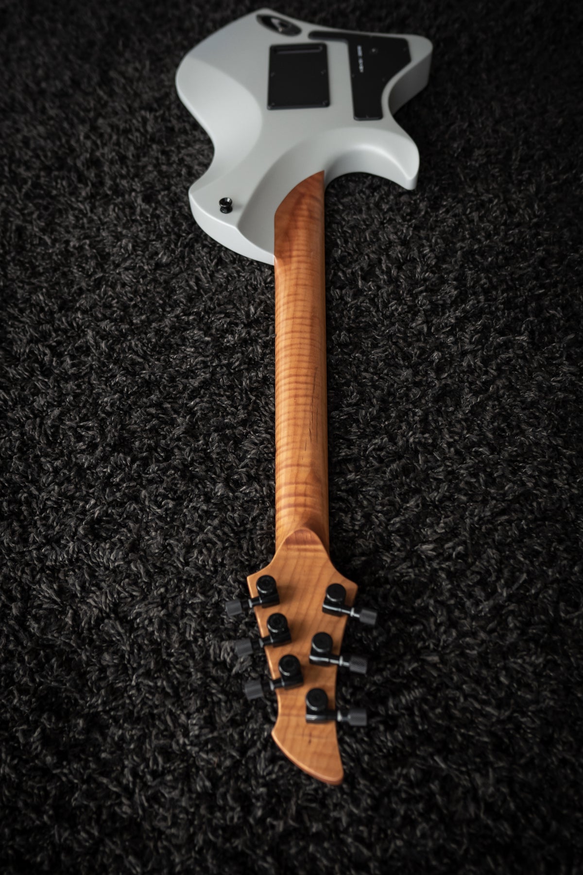 LARADA 6 // Master Series // Chalk