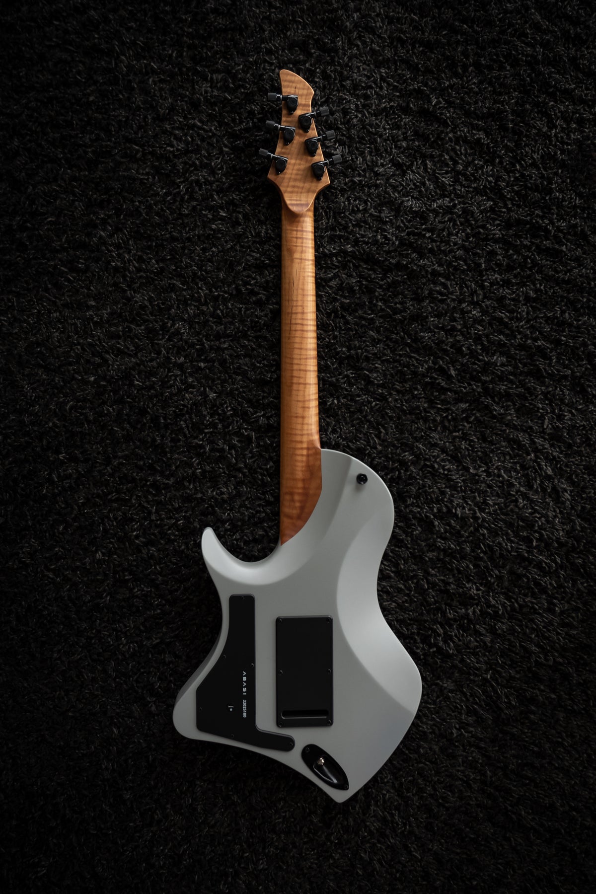 LARADA 6 // Master Series // Chalk