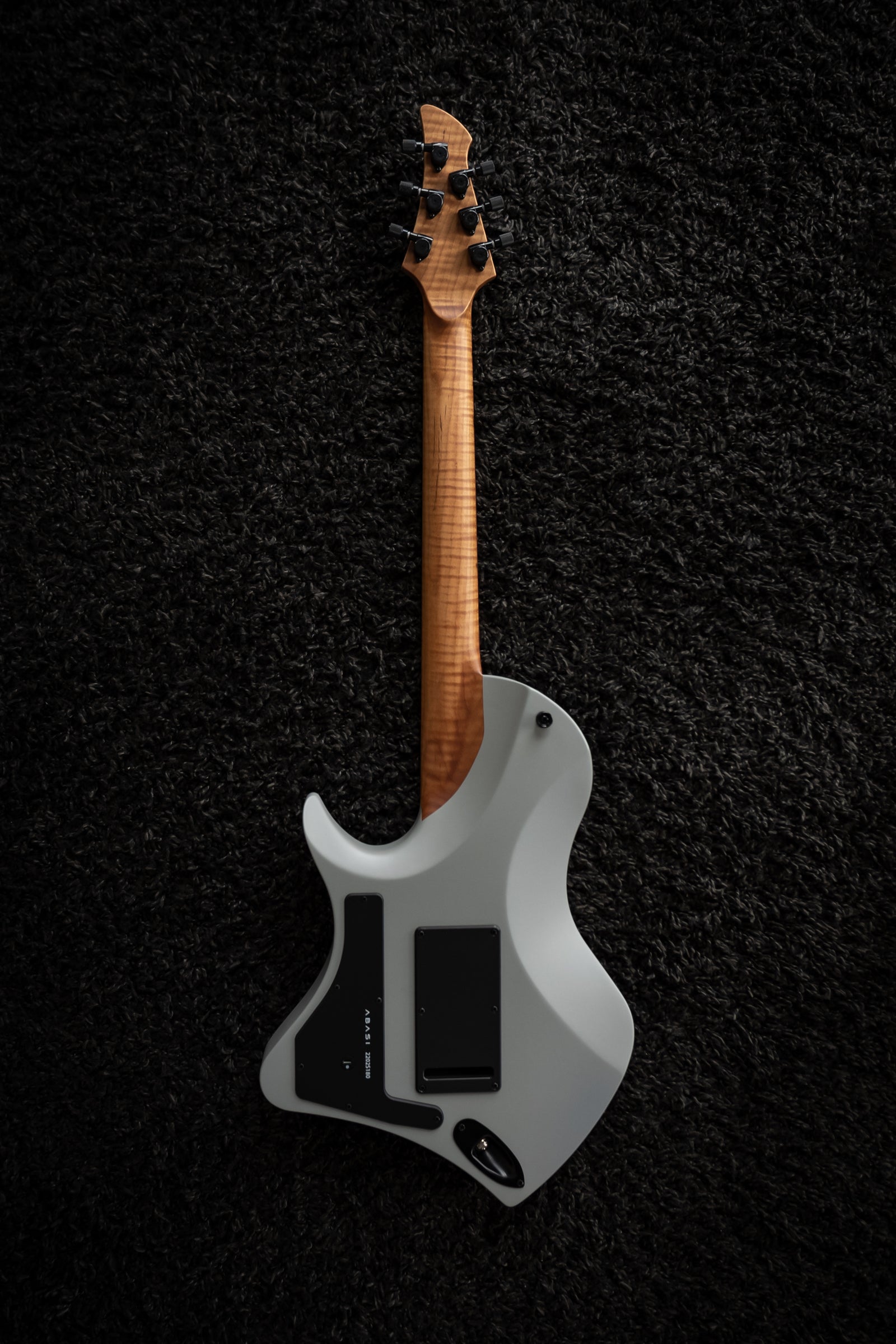 LARADA 6 // Master Series // Chalk