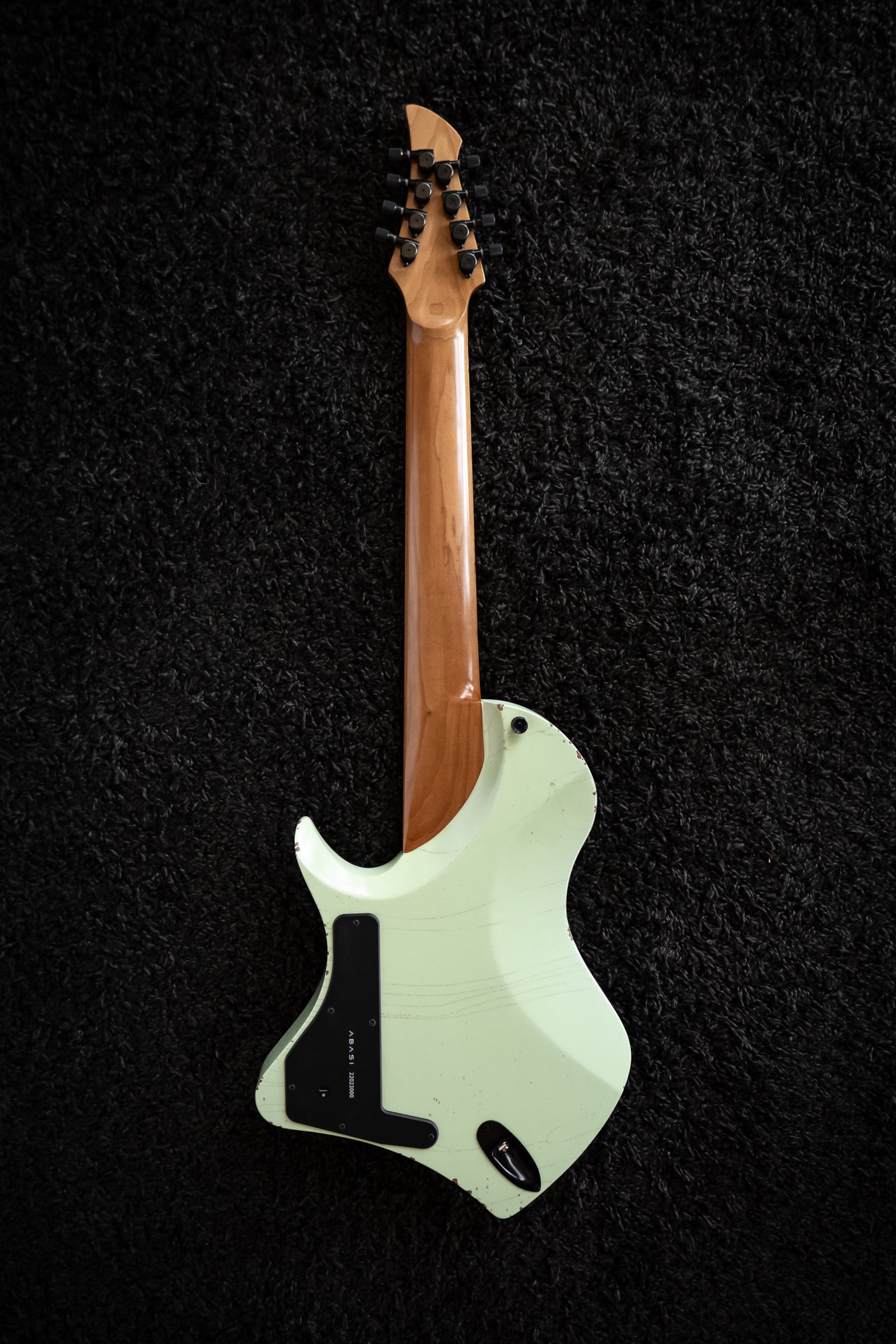 LARADA 8 // Master Series // Pistachio [Relic]