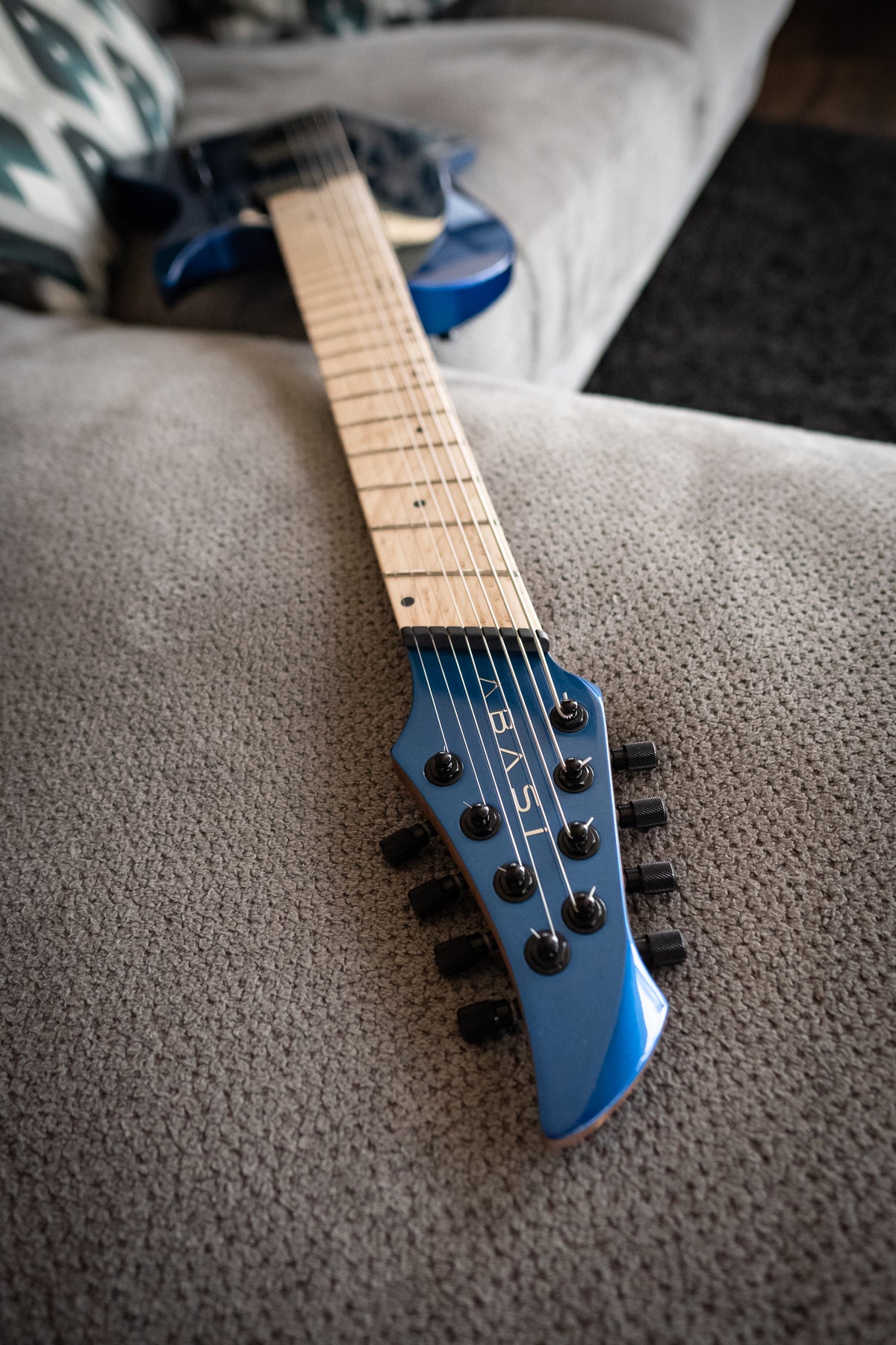 LARADA 8 // Master Series // Ultramarine