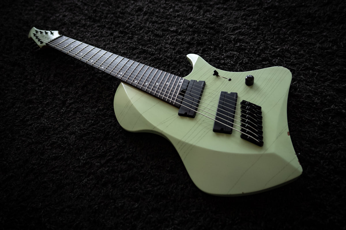 LARADA 8 // Master Series // Pistachio [Relic]