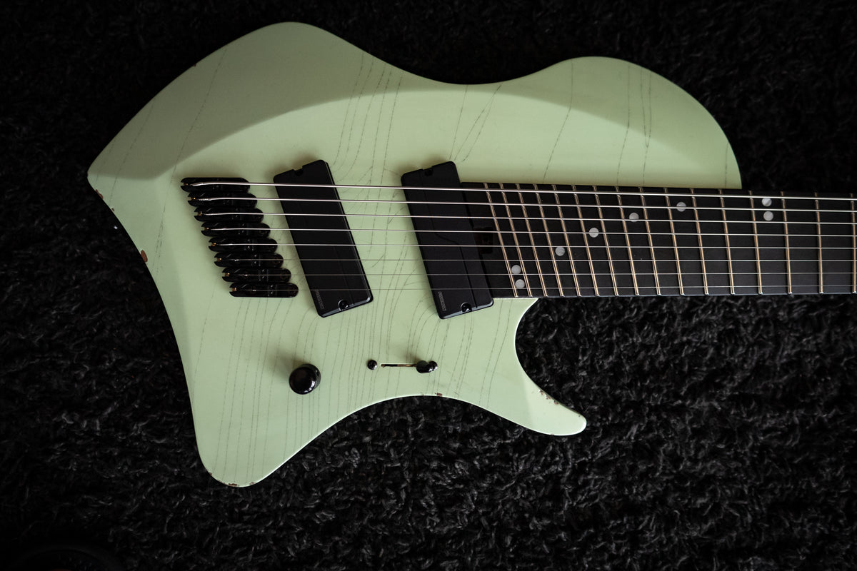 LARADA 8 // Master Series // Pistachio [Relic]