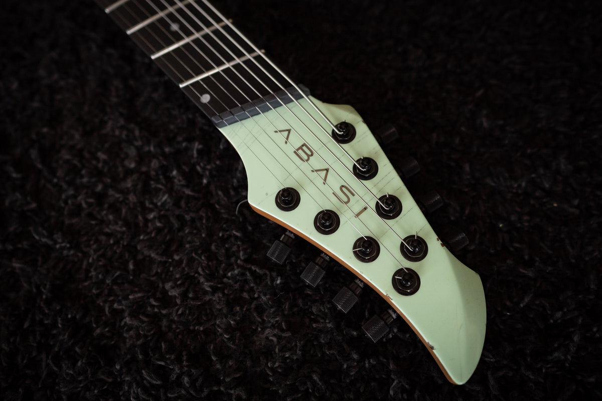 LARADA 8 // Master Series // Pistachio [Relic]