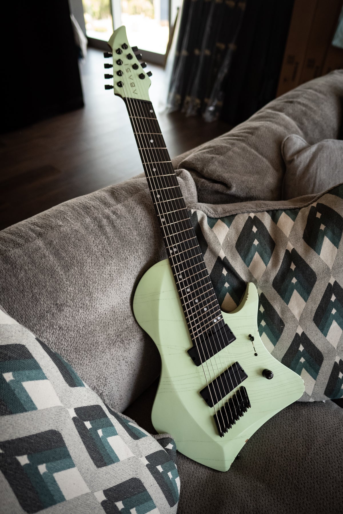 LARADA 8 // Master Series // Pistachio [Relic]