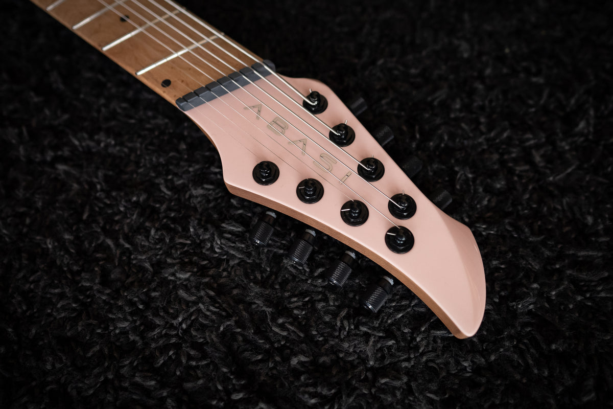 LARADA 8 // Master Series // Shell Pink [2022]