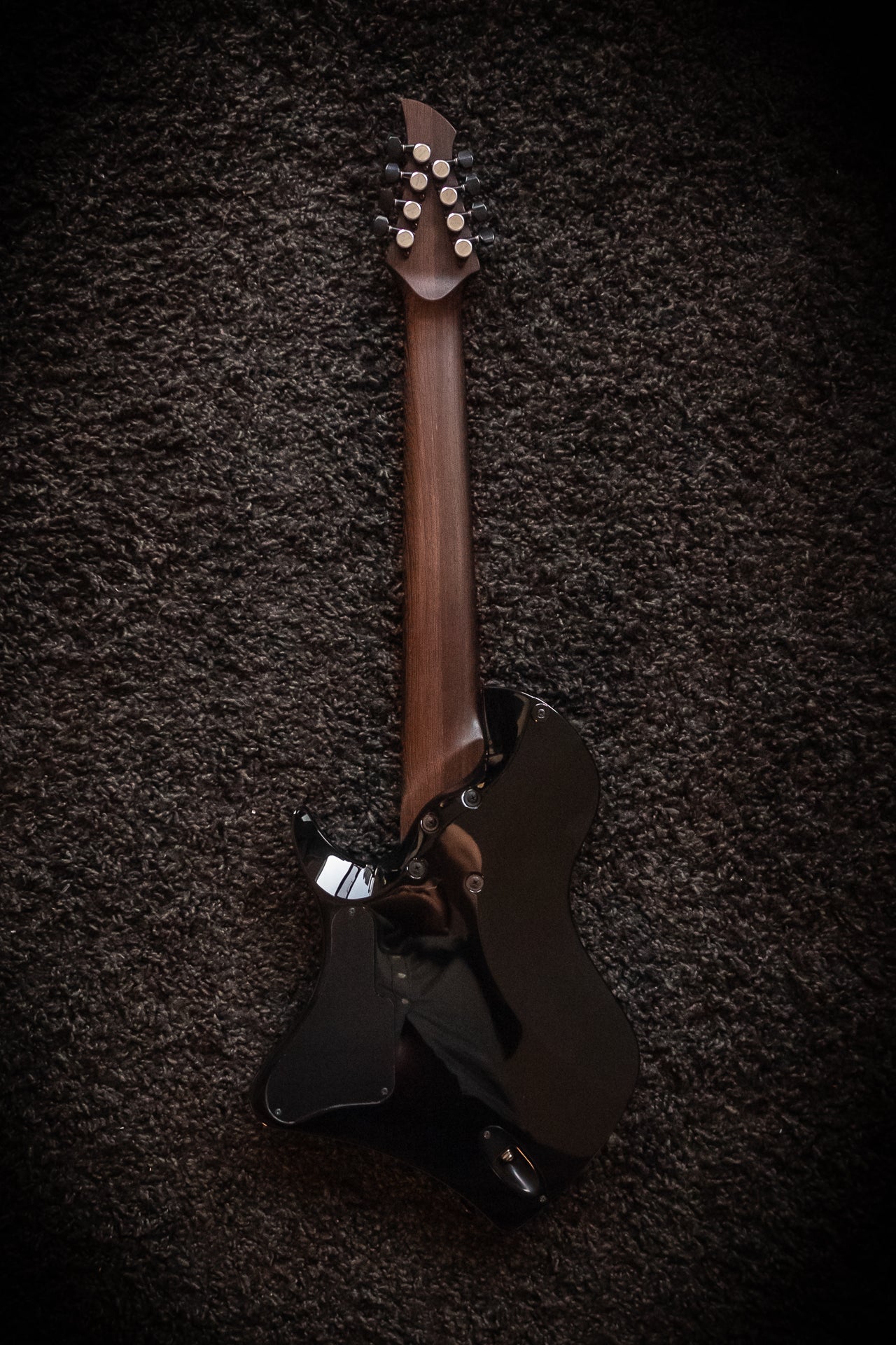 J Larada 8 // Black [White PU]