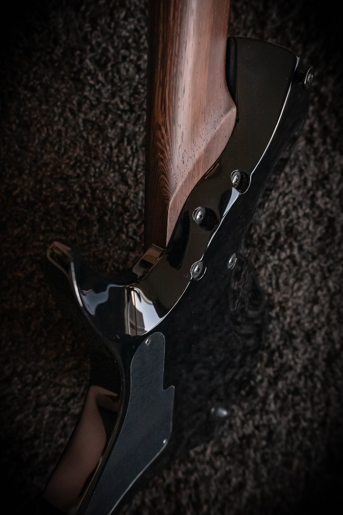 J Larada 8 // Black [White PU]