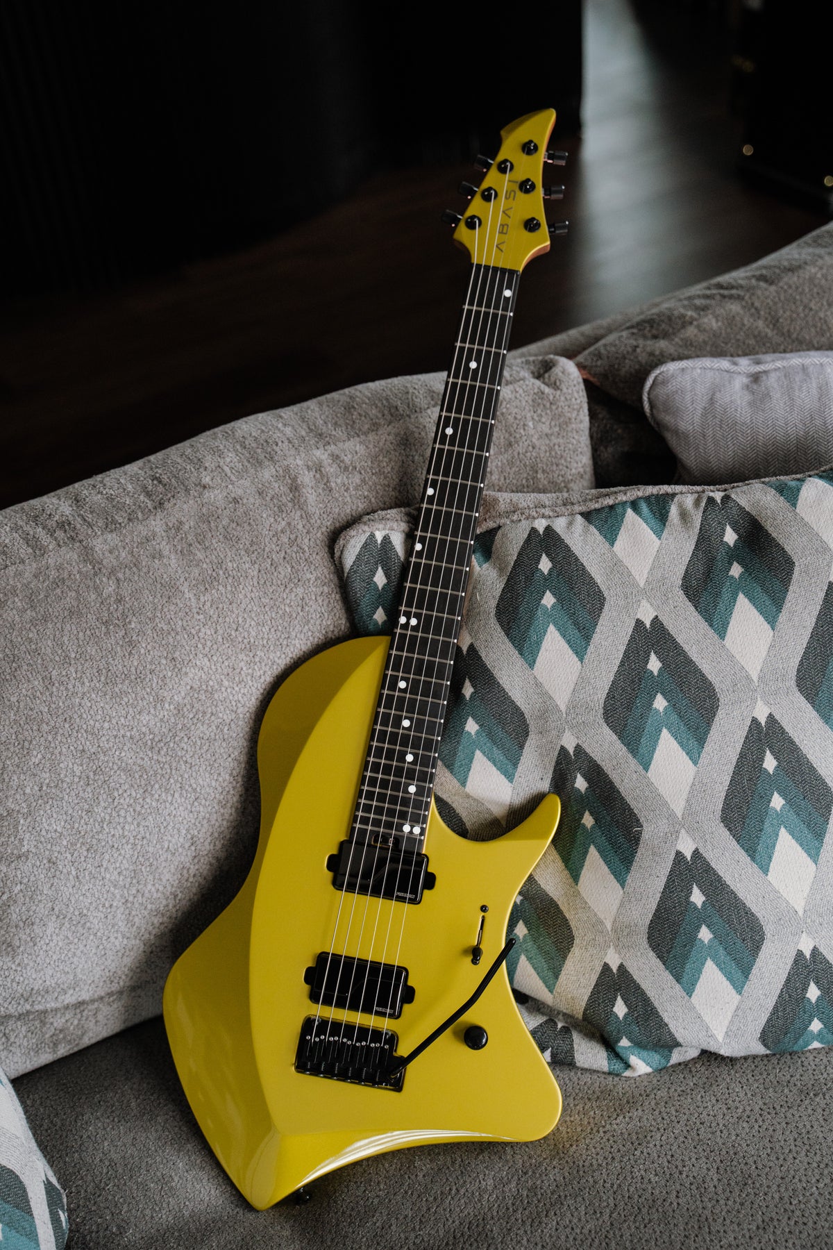 LARADA 6 // Master Series // Chartreuse