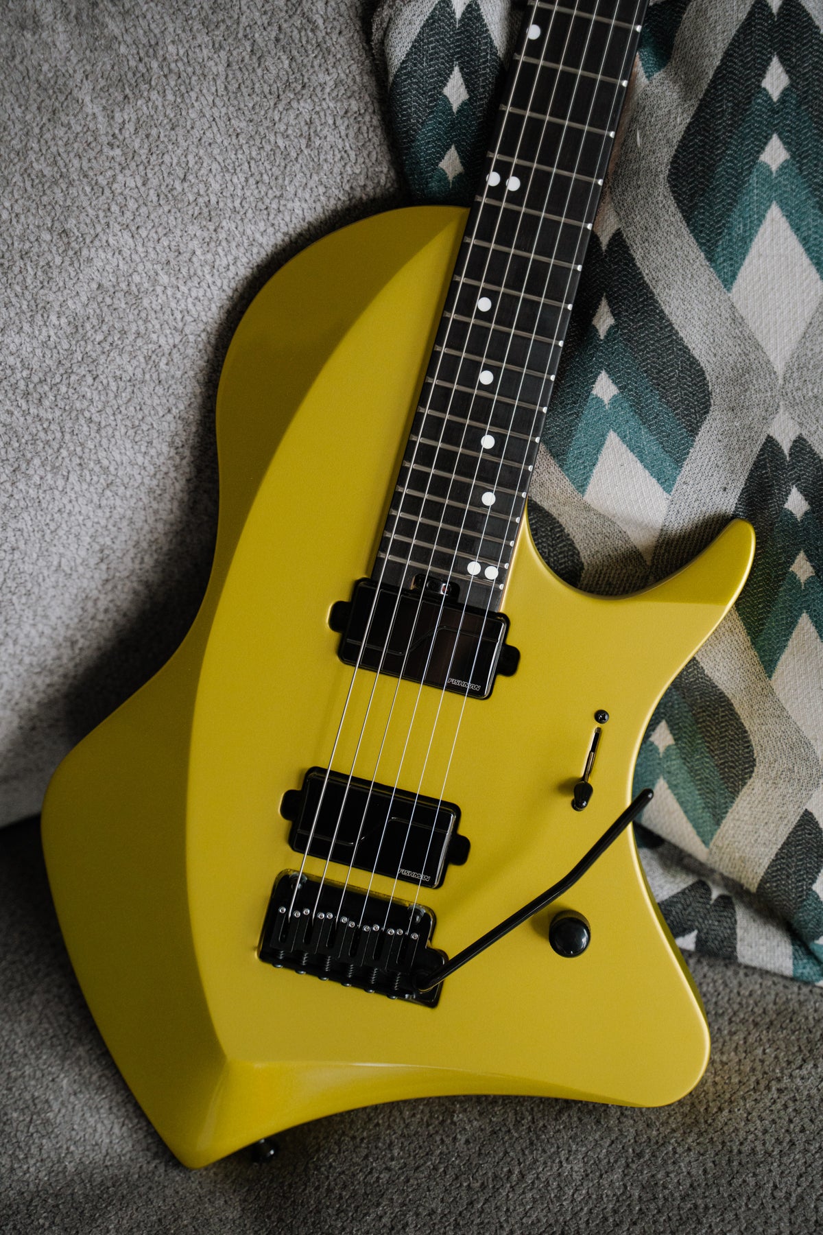 LARADA 6 // Master Series // Chartreuse