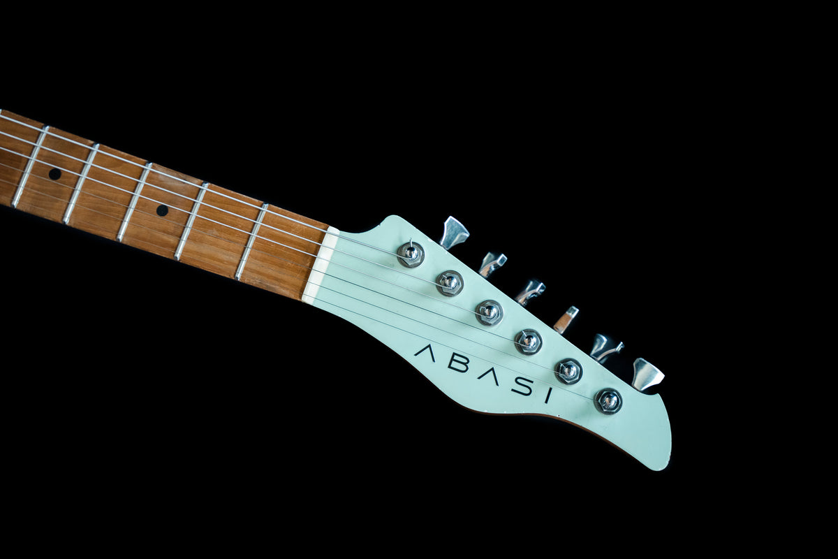 LARADA SPACE T // Sonic Blue [Relic, Roasted Maple FB]