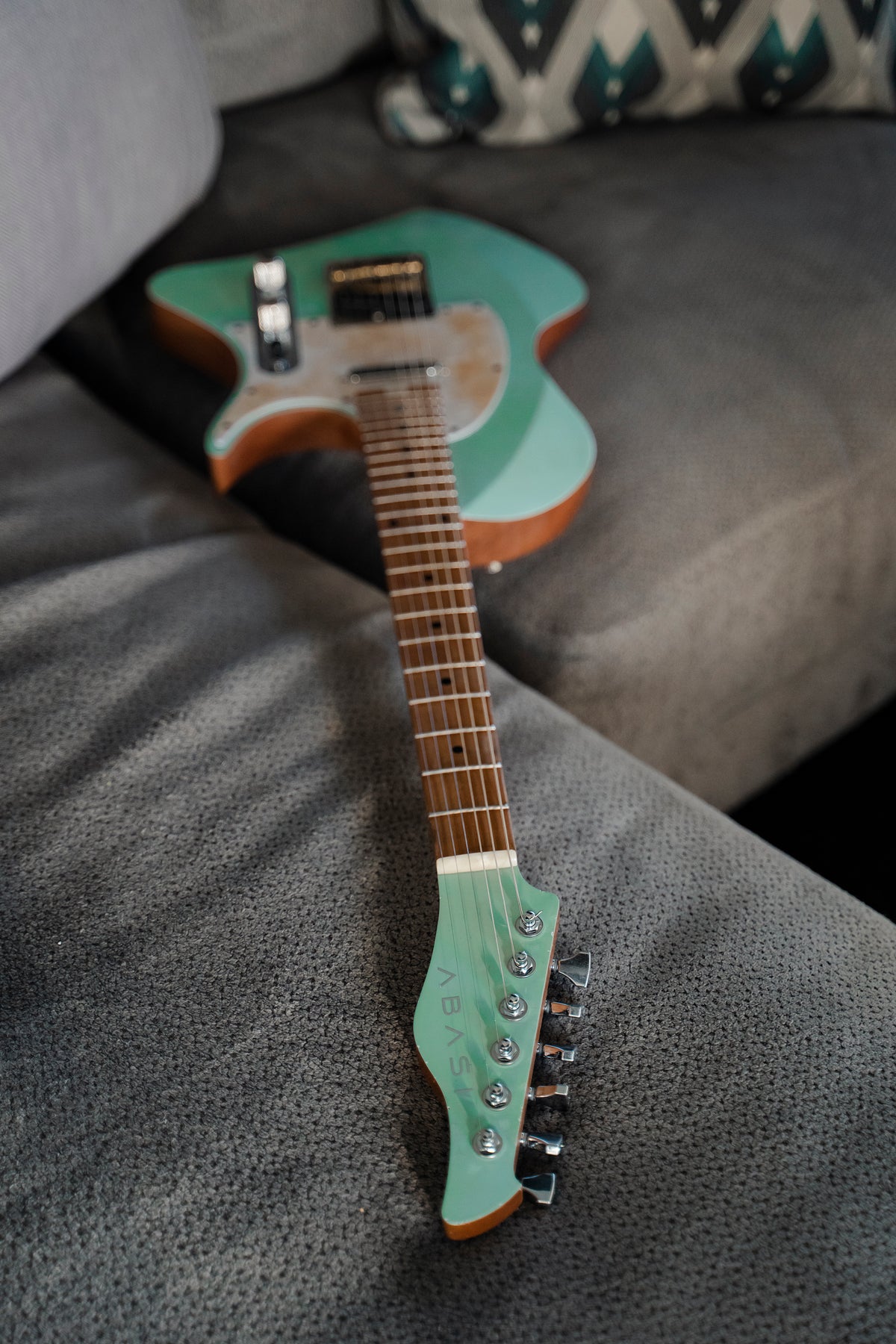 LARADA SPACE T // Sonic Blue [Relic, Roasted Maple FB]