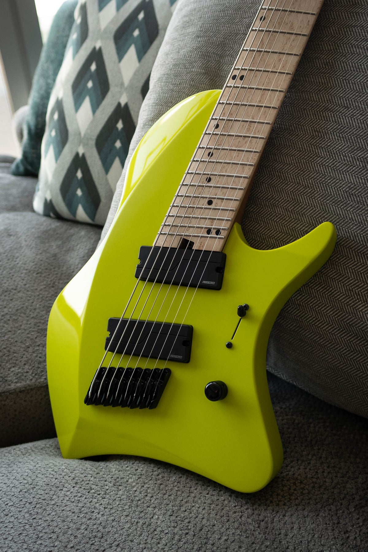 LARADA 8 // Master Series // Acid Green [2020]