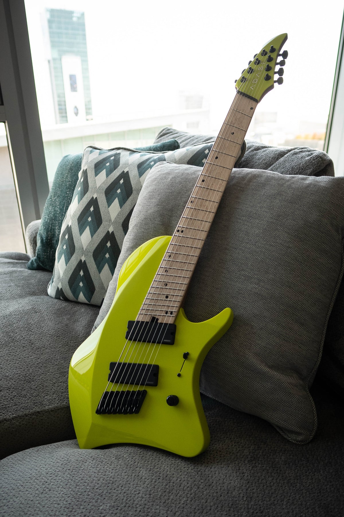 LARADA 8 // Master Series // Acid Green [2020]