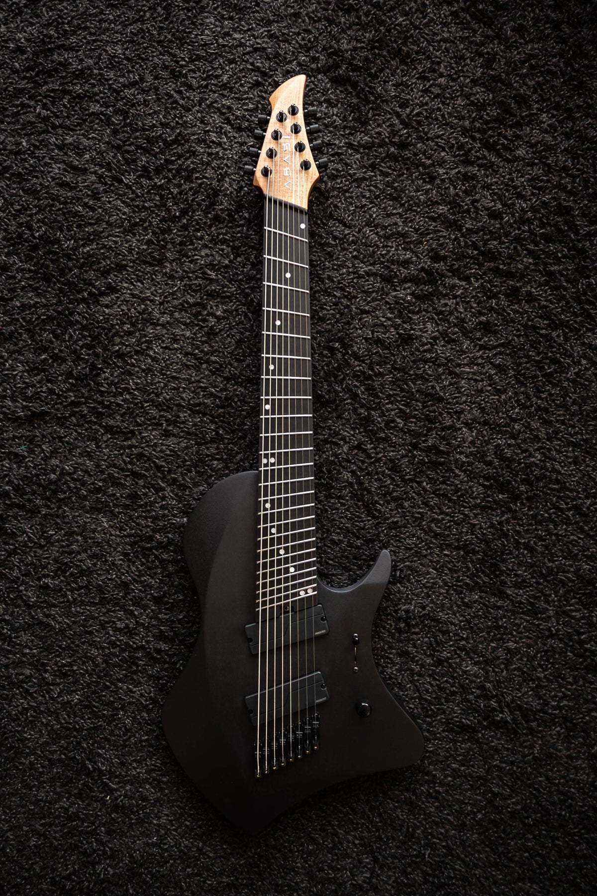 LARADA 8 // Master Series // Sombria (Mahogany)