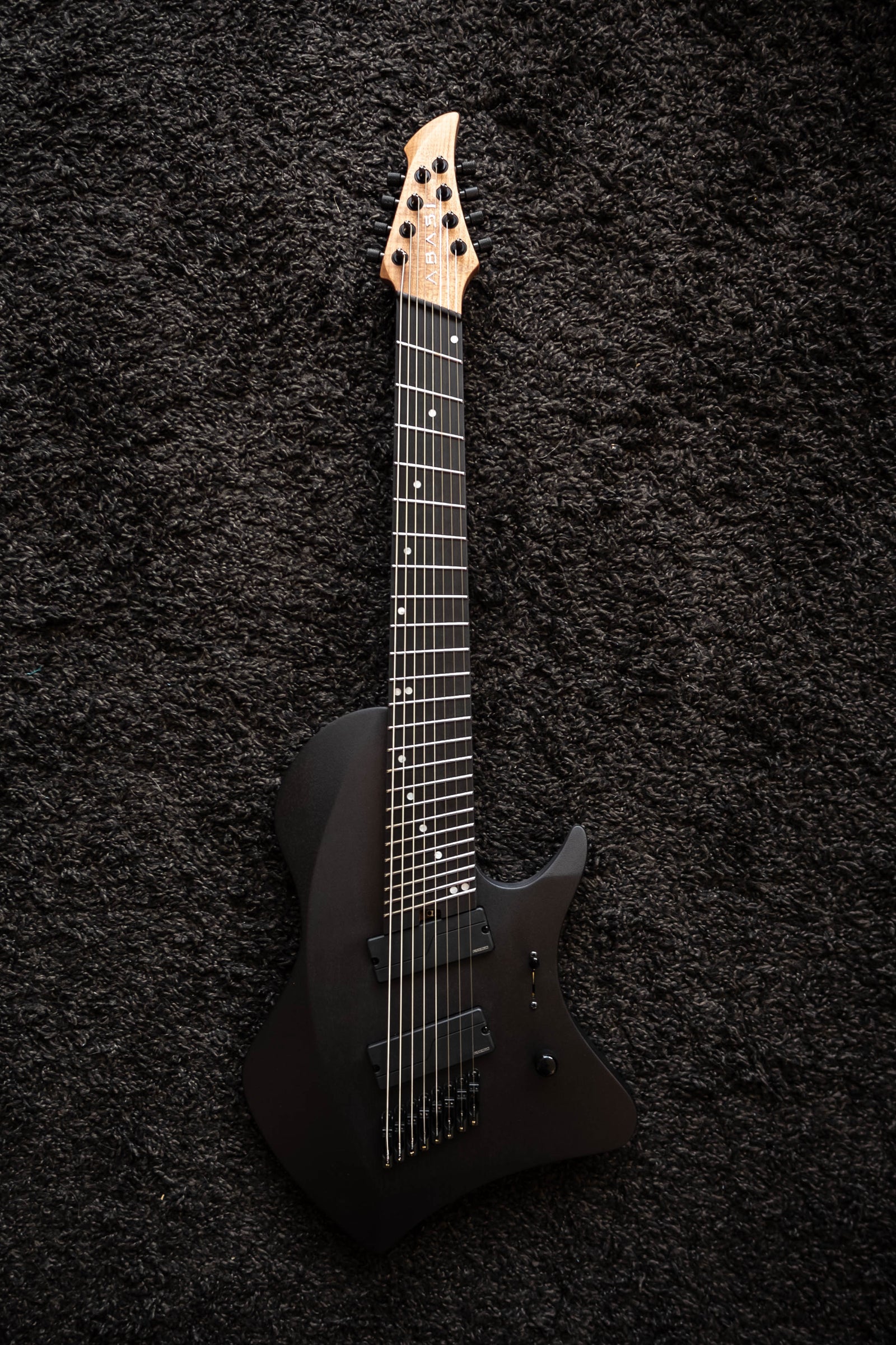 LARADA 8 // Master Series // Sombria (Mahogany)