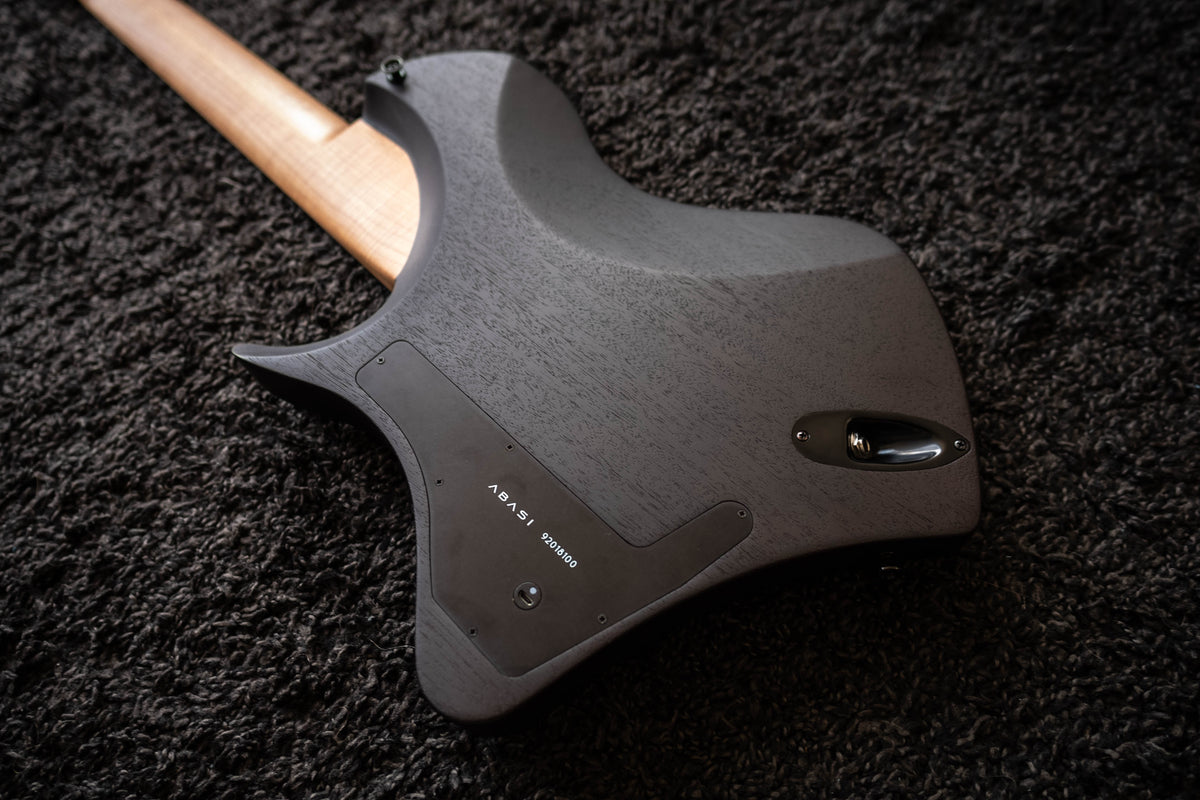 LARADA 8 // Master Series // Sombria (Mahogany)