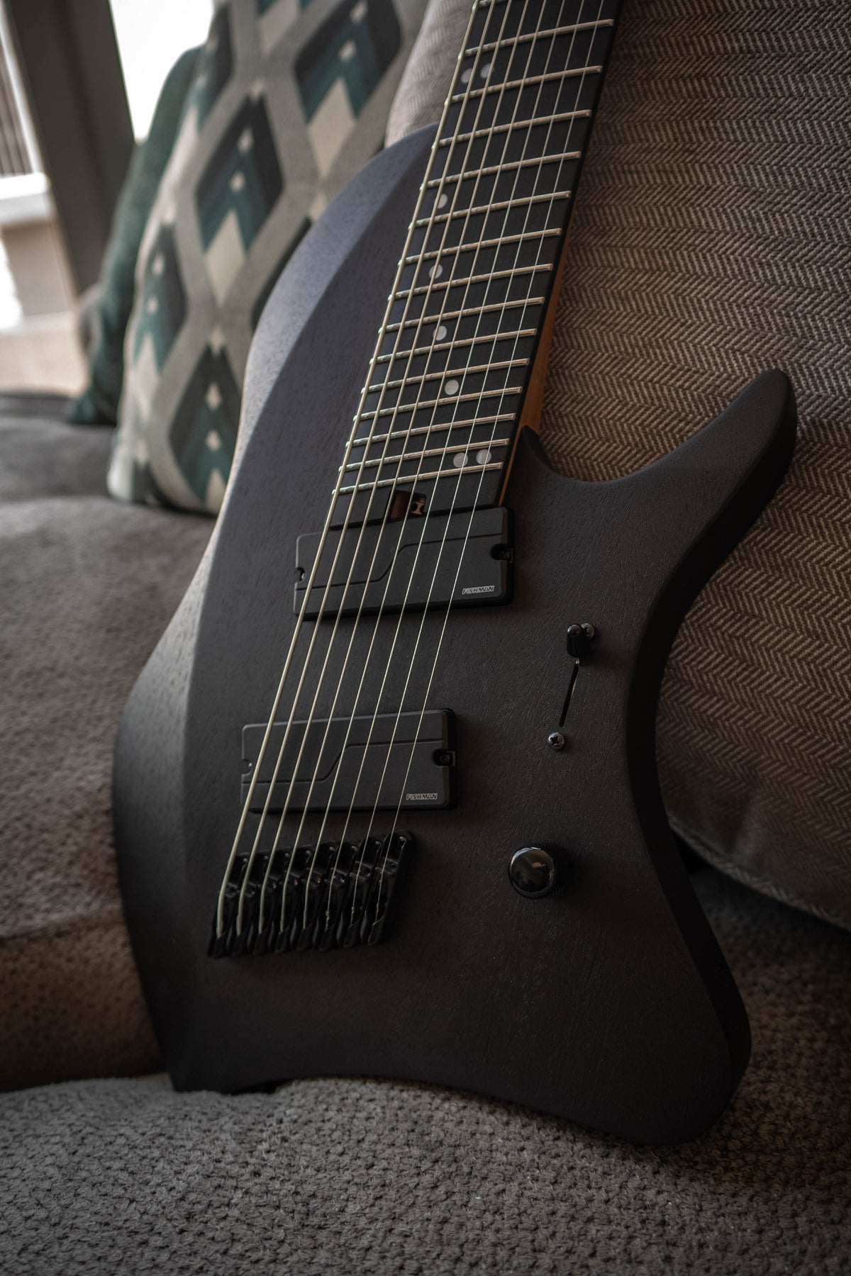 LARADA 8 // Master Series // Sombria (Mahogany)