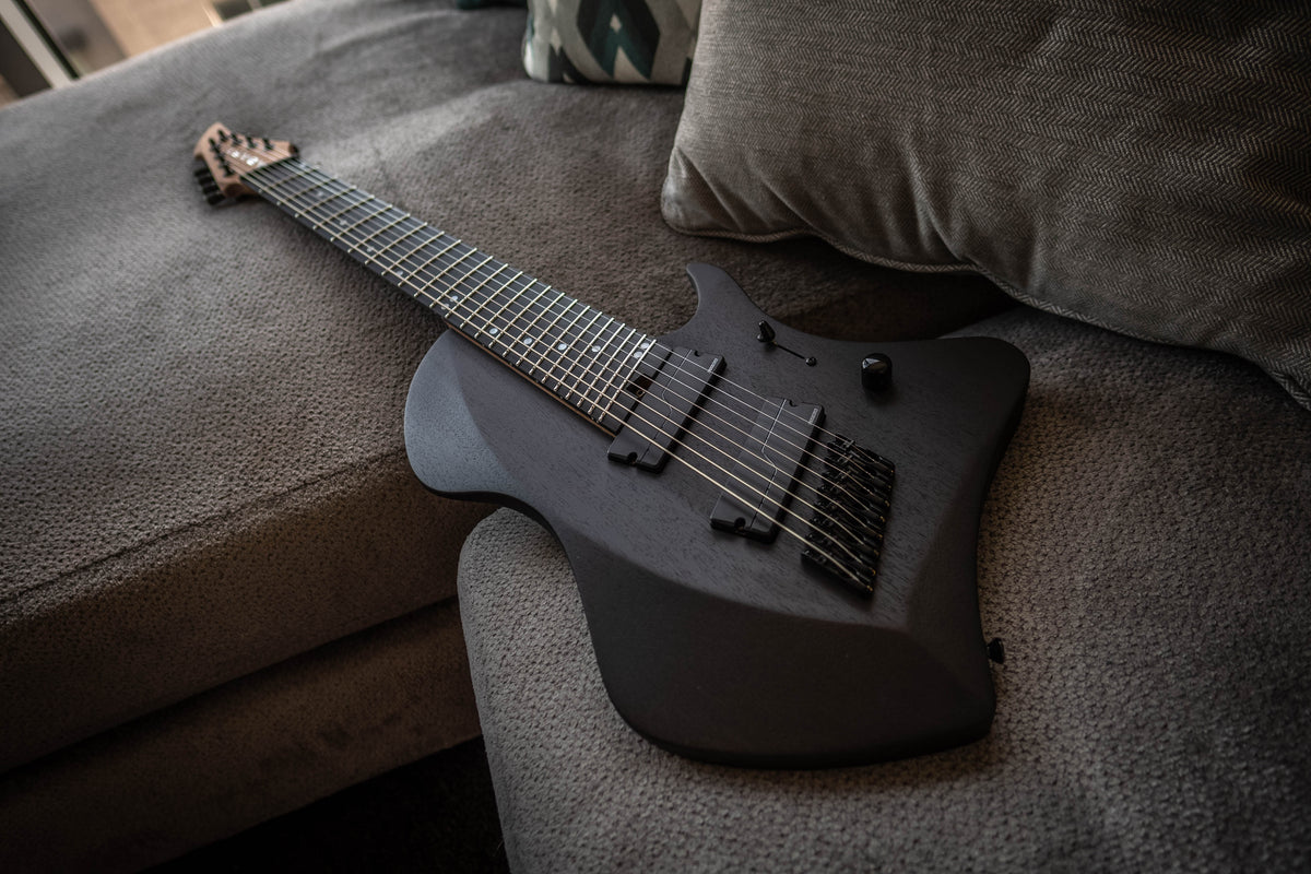 LARADA 8 // Master Series // Sombria (Mahogany)