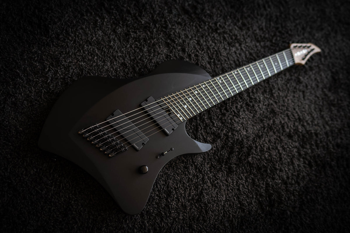 LARADA 8 // Master Series // Sombria (Swamp Ash)