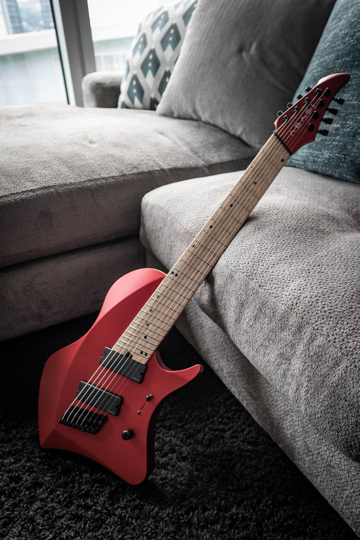 LARADA 8 // Master Series // Scarlett Metallic