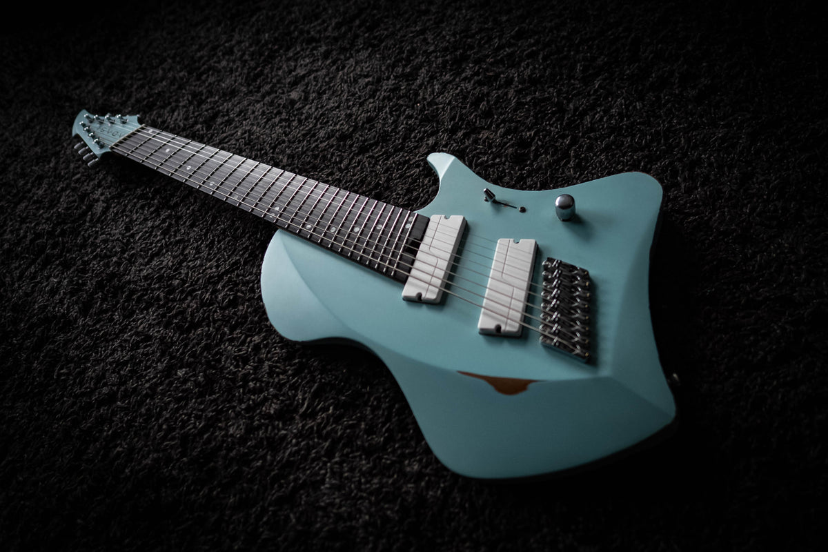 LARADA 8 // Master Series // Miami Blue (Relic)