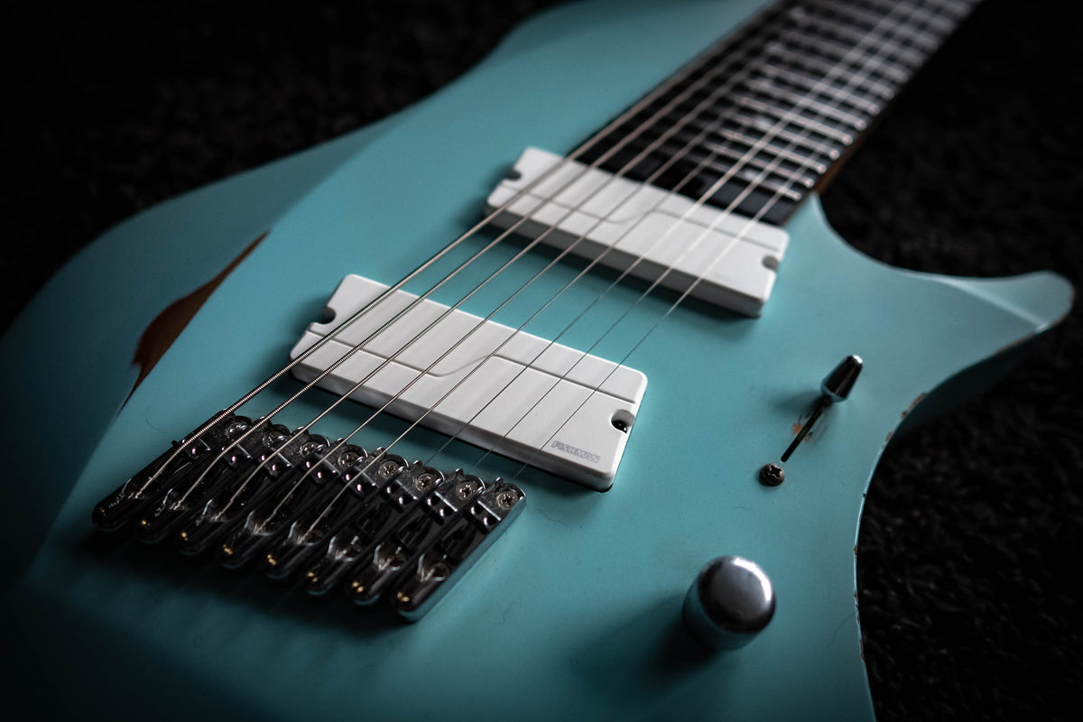 LARADA 8 // Master Series // Miami Blue (Relic)